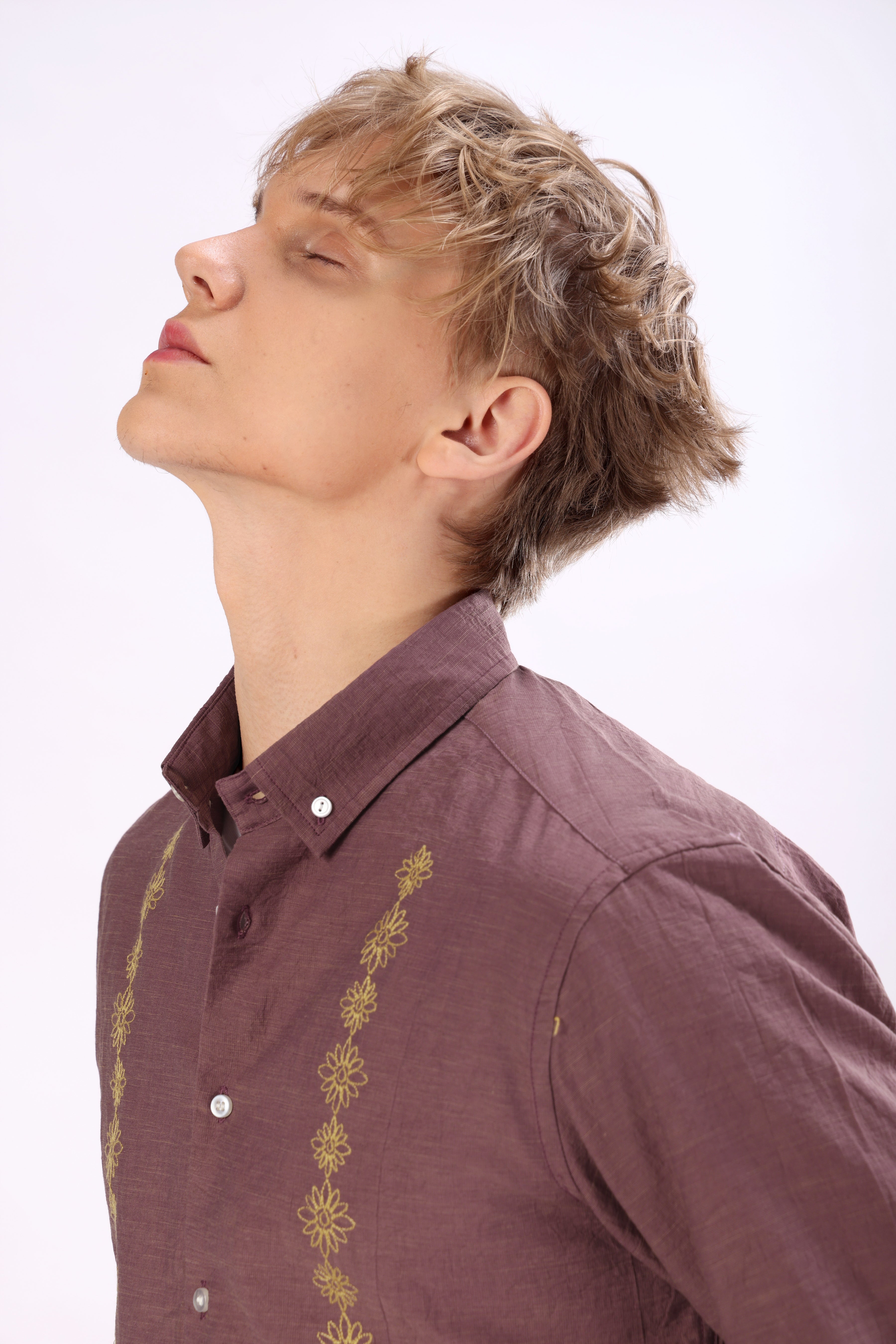 REGULAR FIT LINEN BLEND FLOWERD EMBROIDERED SHIRT